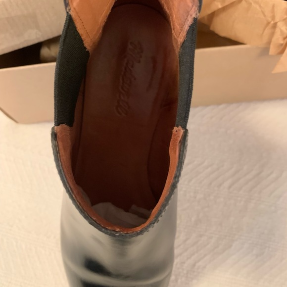 Madewell Nico leather “chelsea” boots. - Picture 6 of 10
